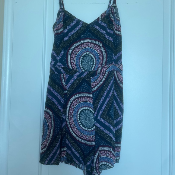 Cool Design Romper - Picture 1 of 3